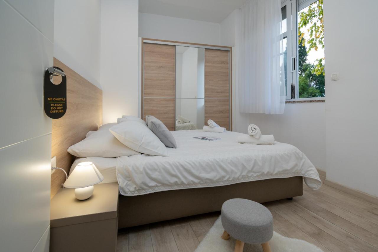 Apartments Palace Kolovare Zadar Bagian luar foto